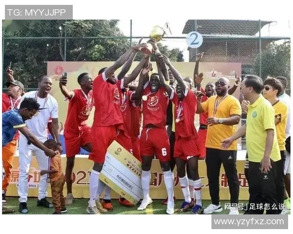 黑人9号足球明星的传奇之路与场上风采的完美结合